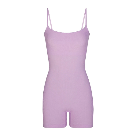 2. NWT SKIMS SOFT LOUNGE ONESIE IN SUGARPLUM - Picture 2 of 8